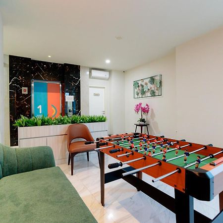Sans Hotel 88 Andalan Surabaya By Reddoorz Kültér fotó
