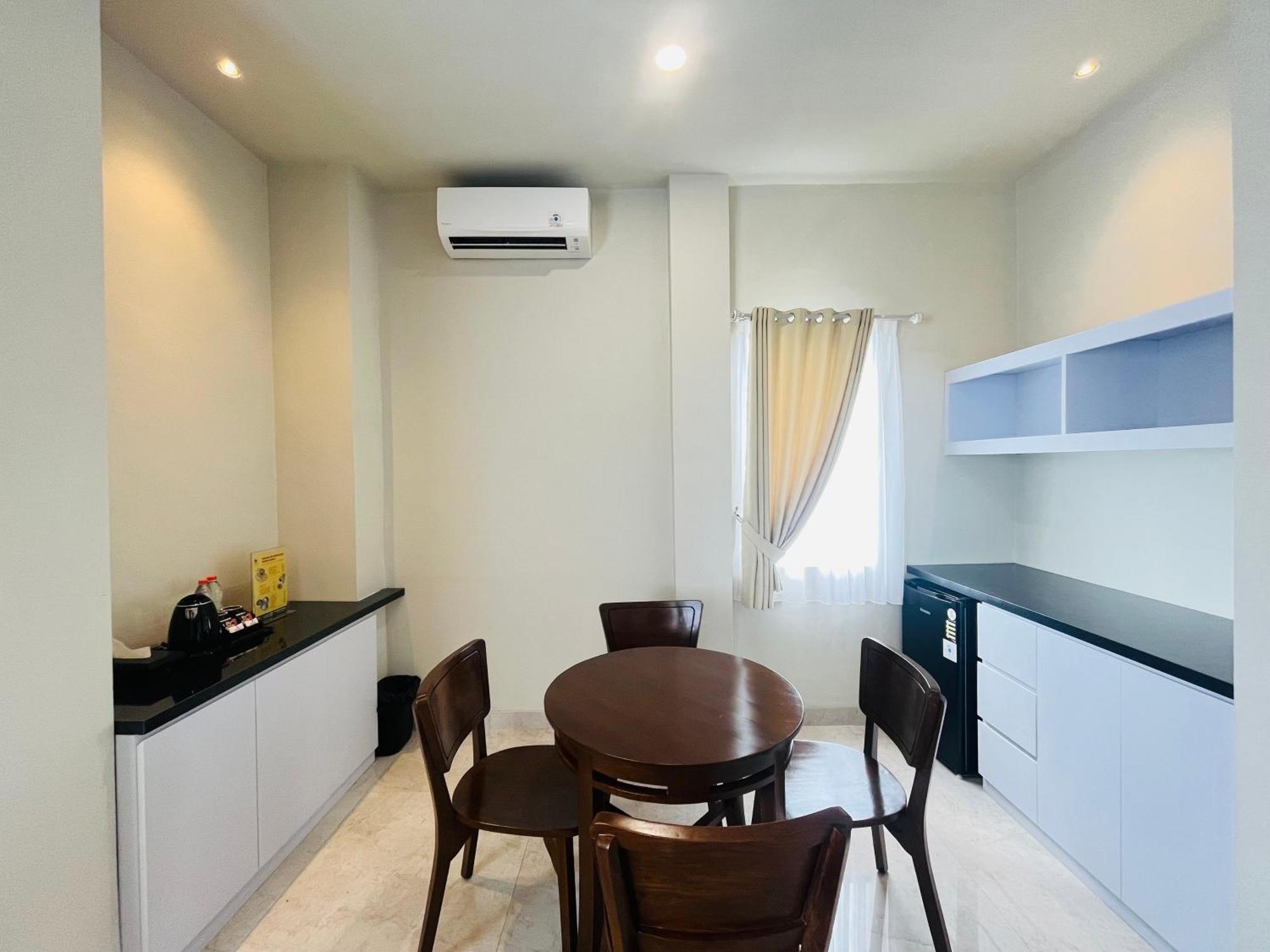 Sans Hotel 88 Andalan Surabaya By Reddoorz Kültér fotó
