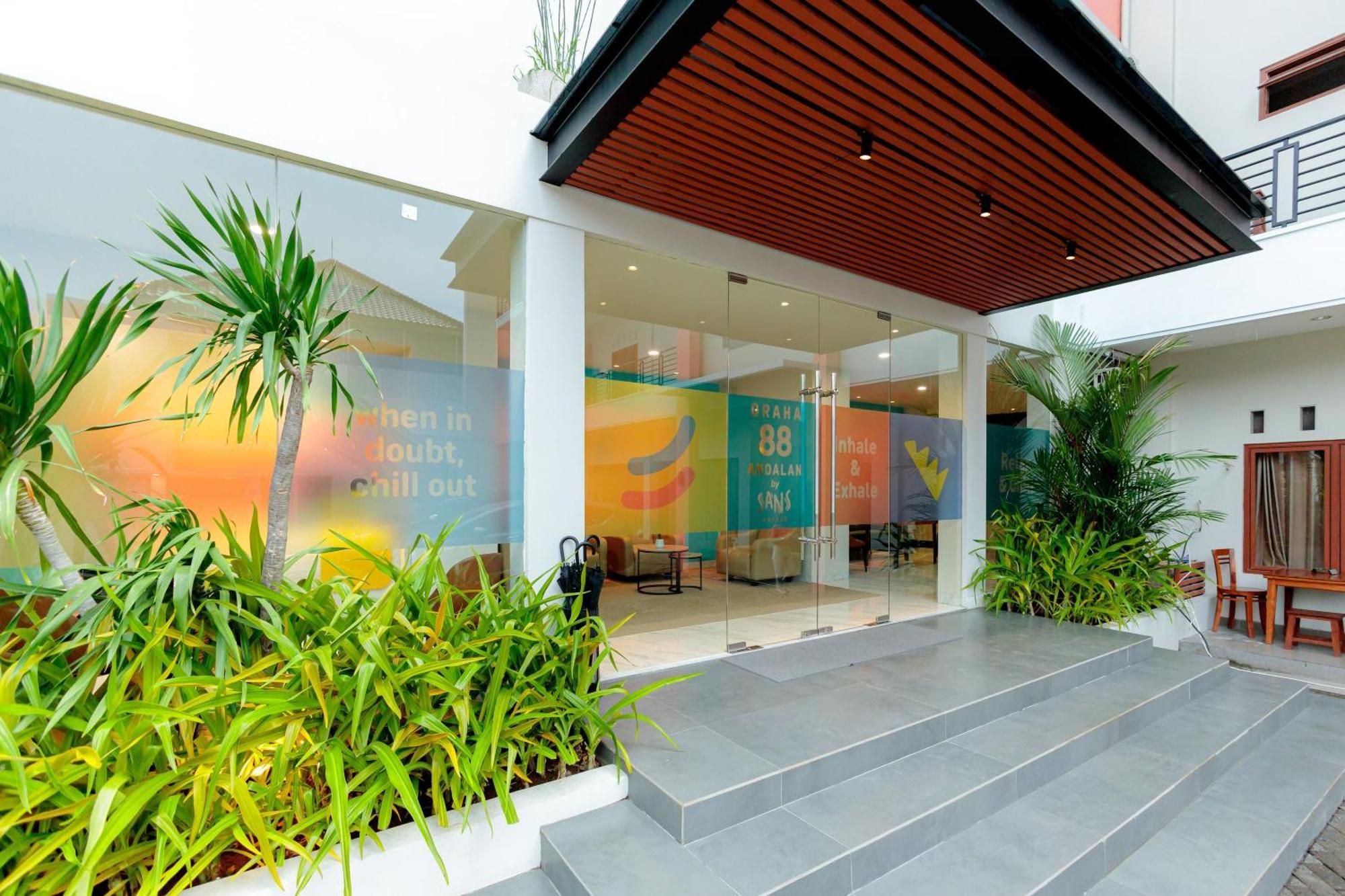 Sans Hotel 88 Andalan Surabaya By Reddoorz Kültér fotó