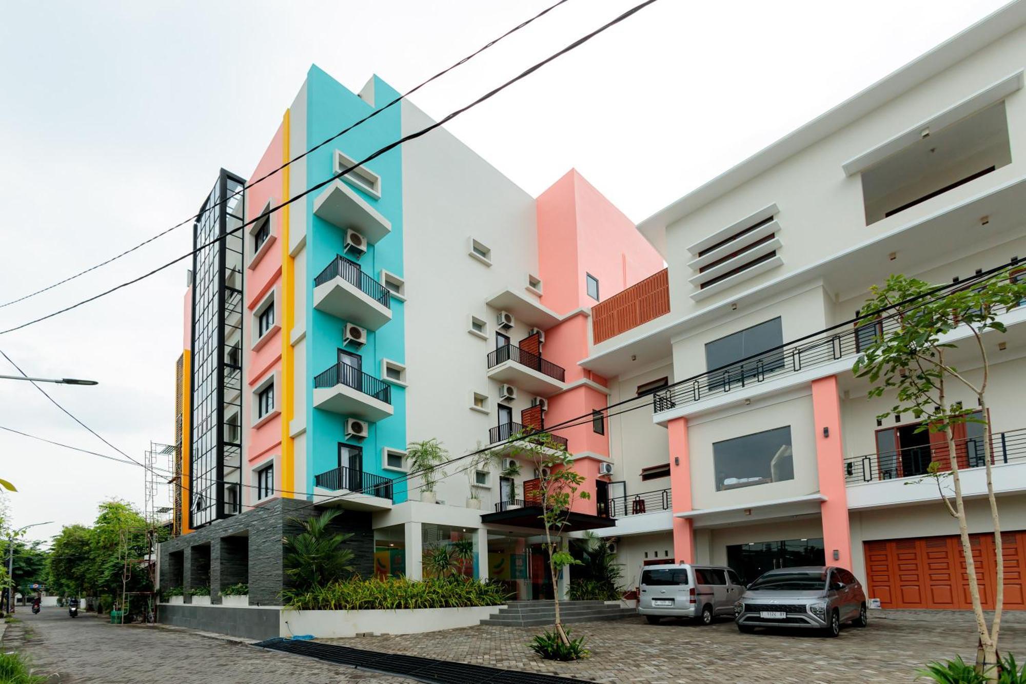Sans Hotel 88 Andalan Surabaya By Reddoorz Kültér fotó