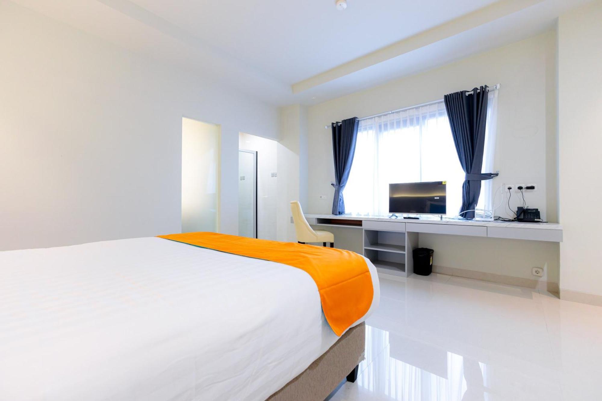 Sans Hotel 88 Andalan Surabaya By Reddoorz Kültér fotó