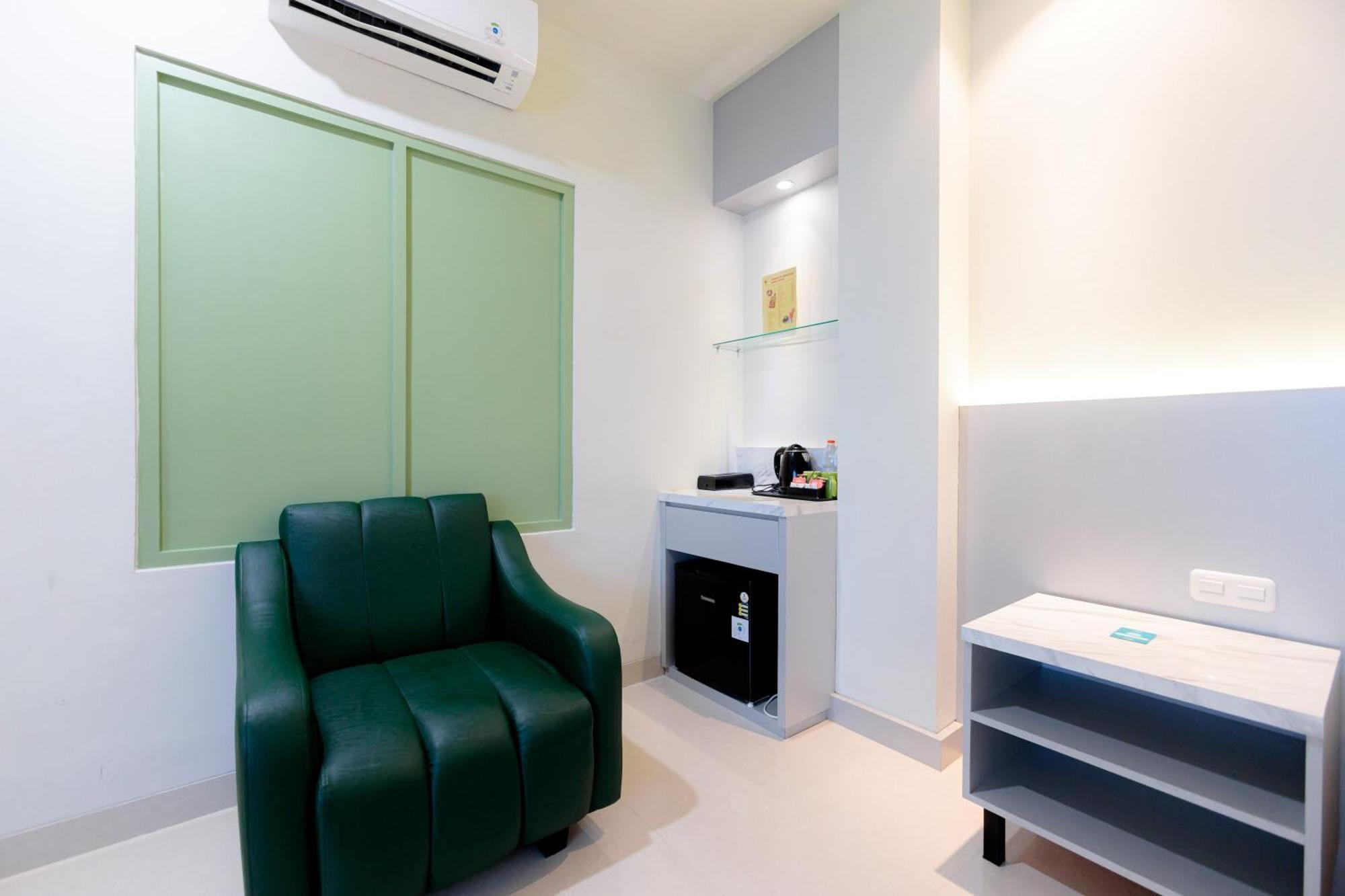 Sans Hotel 88 Andalan Surabaya By Reddoorz Kültér fotó